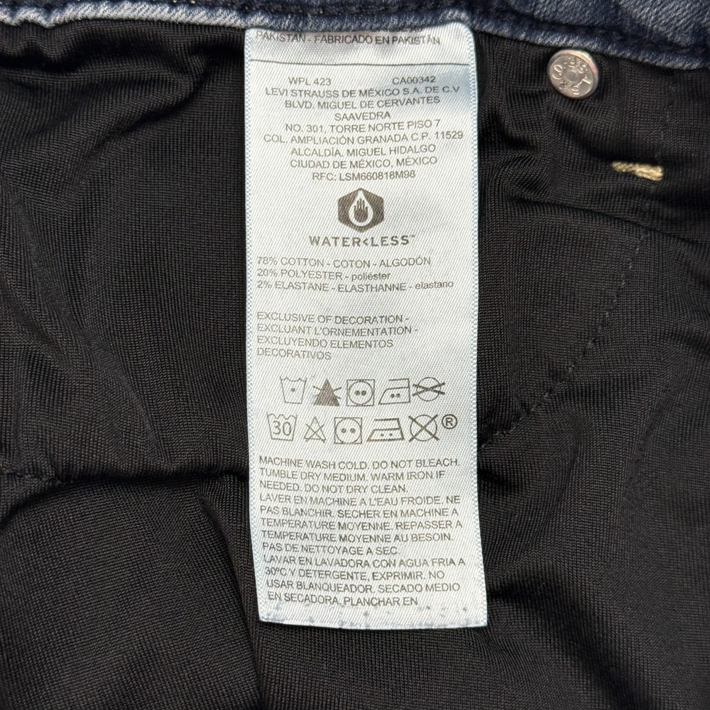 Levis‎ Signature Gold Womens Jeans Size 16M Totally Shaping Straight Stretch - Picture 6 of 14